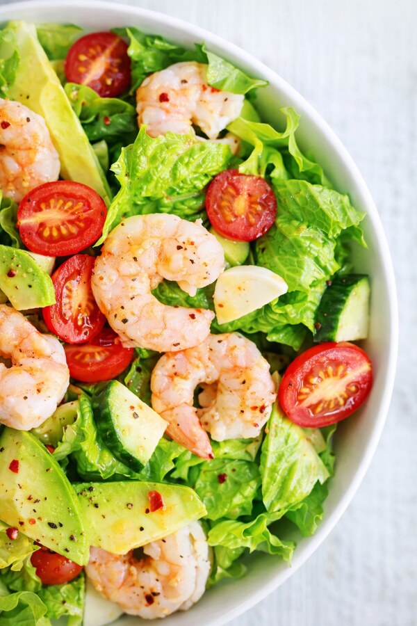 Ensalada Gambetti con langostinos y aguacate